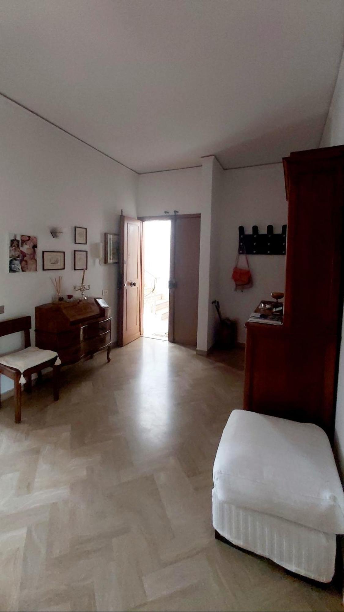 Jf Yellow - Ideal Location Away From The Crowds And Close To The Tramline Stop - Only Female Guests Or Couples