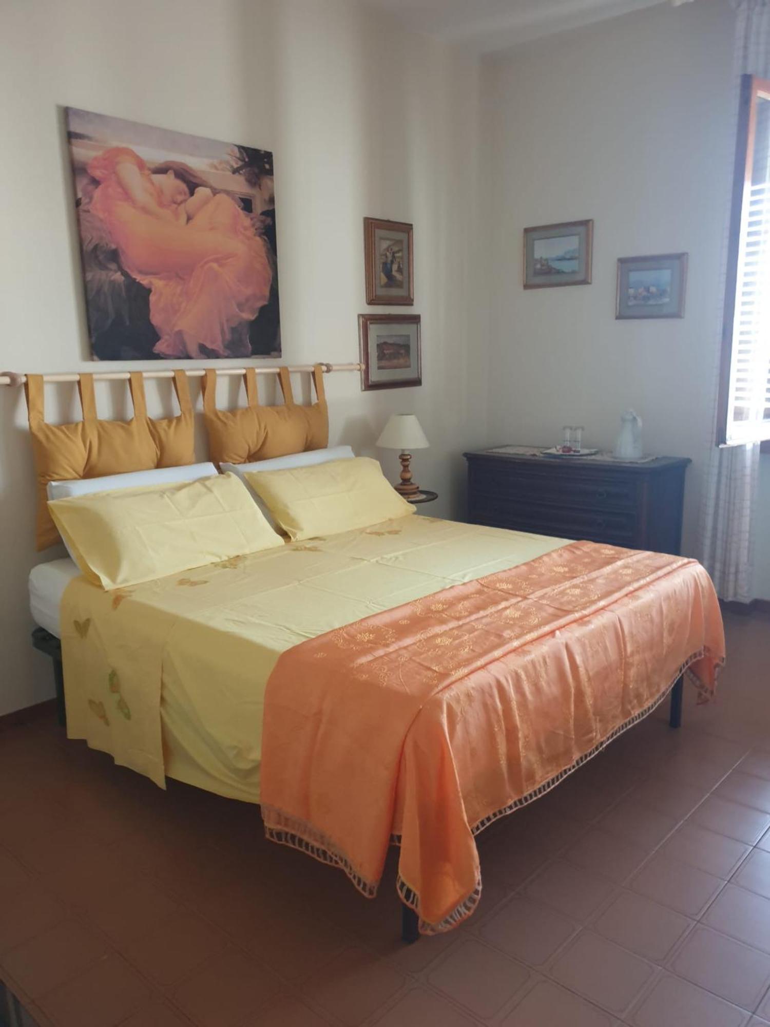 Habitación en casa particular Jf Yellow - Ideal Location Away From The Crowds And Close To The Tramline Stop - Only Female Guests Or Couples Florencia