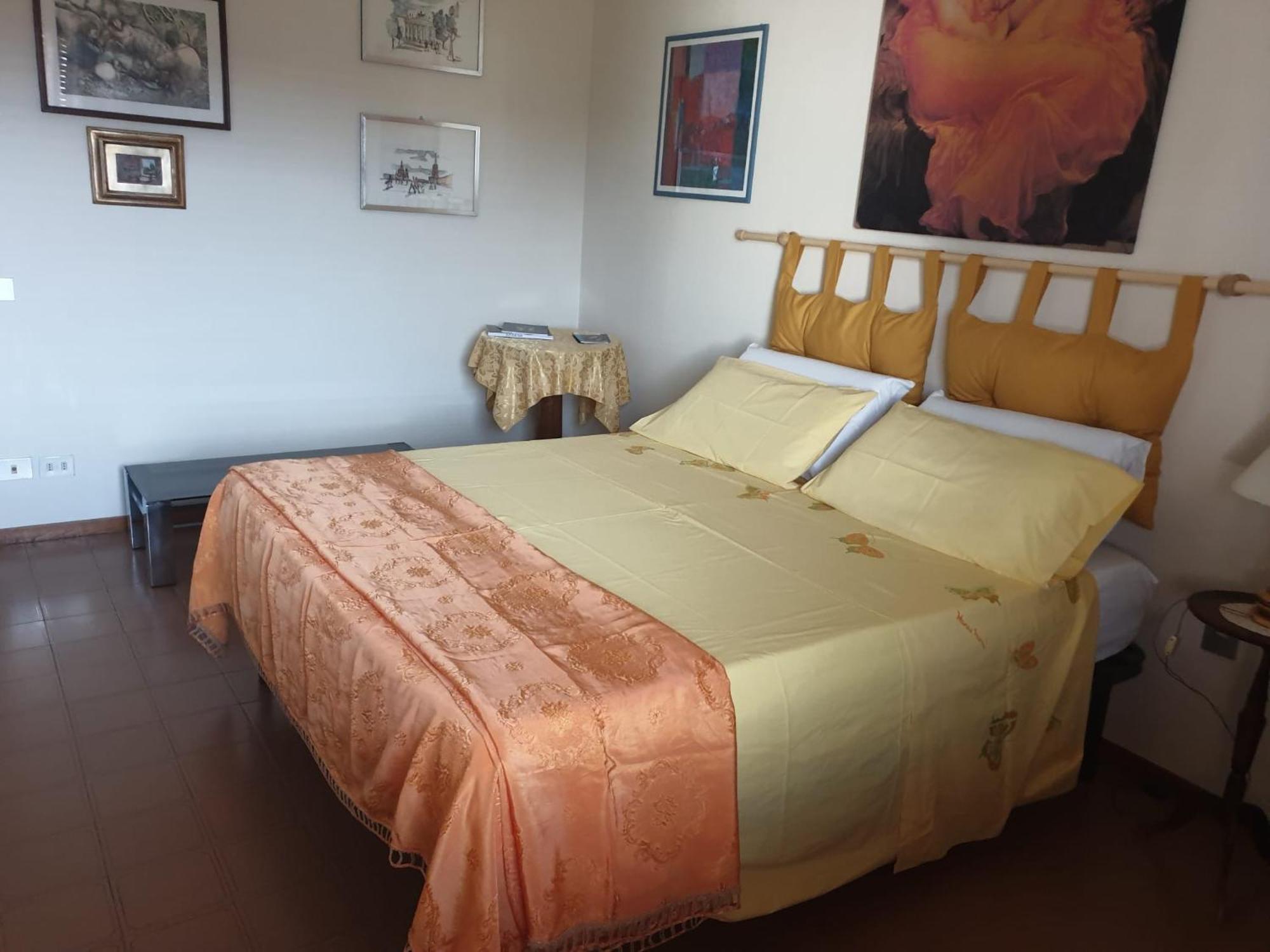 Jf Yellow - Ideal Location Away From The Crowds And Close To The Tramline Stop - Only Female Guests Or Couples Florencia