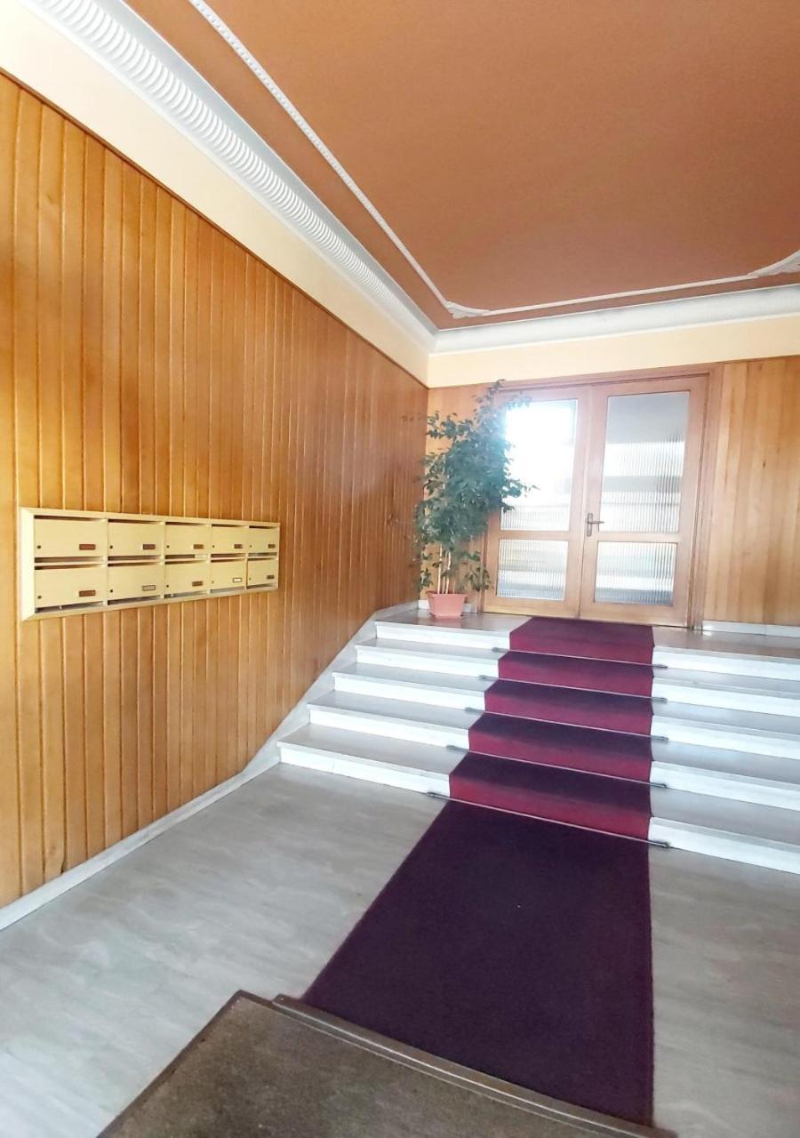 Jf Yellow - Ideal Location Away From The Crowds And Close To The Tramline Stop - Only Female Guests Or Couples Habitación en casa particular Florencia